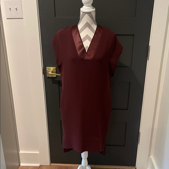 🔥🔥🔥Winter Clearance Price!!!
Vince Burgundy V-Neck Dress - Picture 2 of 9
